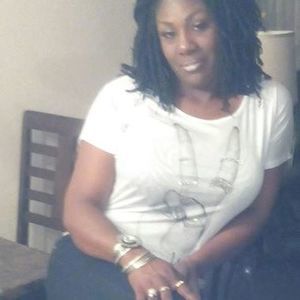 Meet your Posher, Estella